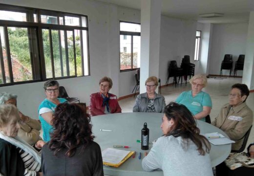 ‘Con voz de mujer’ recupera e pon en valor o traballo das mulleres de Ortigueira ao longo da historia